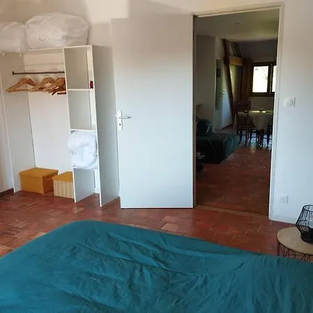 Dans Village Calme à 5 Min Des Lacs Apartamento Mathaux