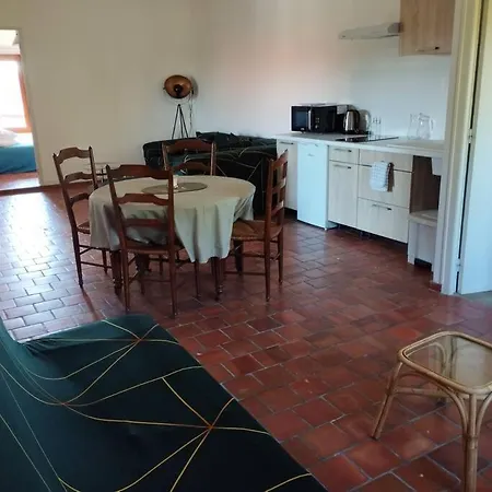 Apartamento Dans Village Calme à 5 Min Des Lacs Mathaux